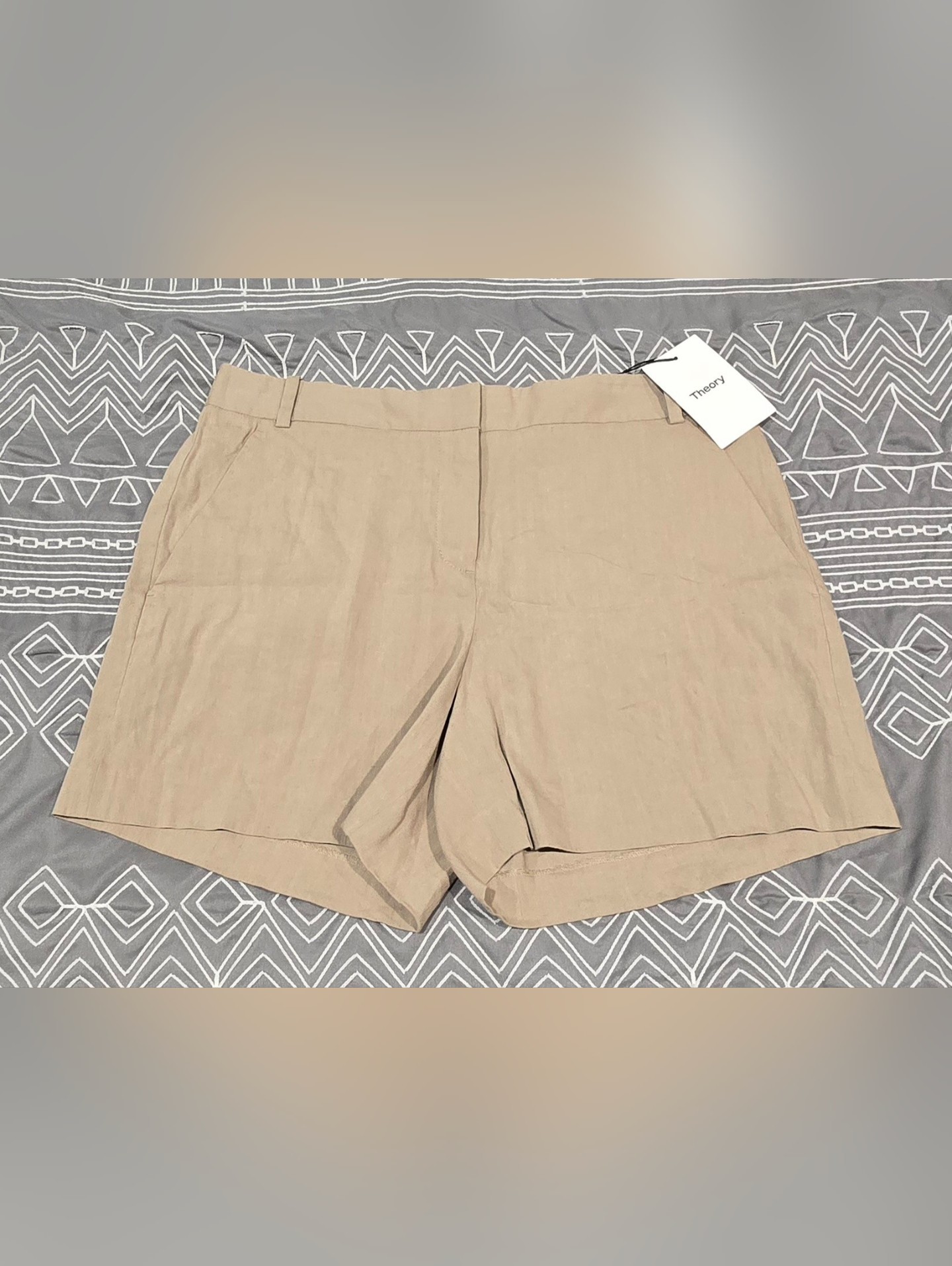 Theory Lynie O Sleek Crunch Shorts In Taupe Size 6